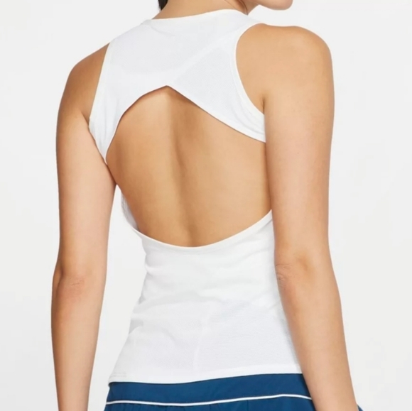 Nike Tops - NWT size S Nike tennis tank